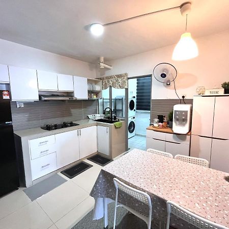 Naura Homestay Selangor Kuala Lumpur Batu Caves Zewnętrze zdjęcie