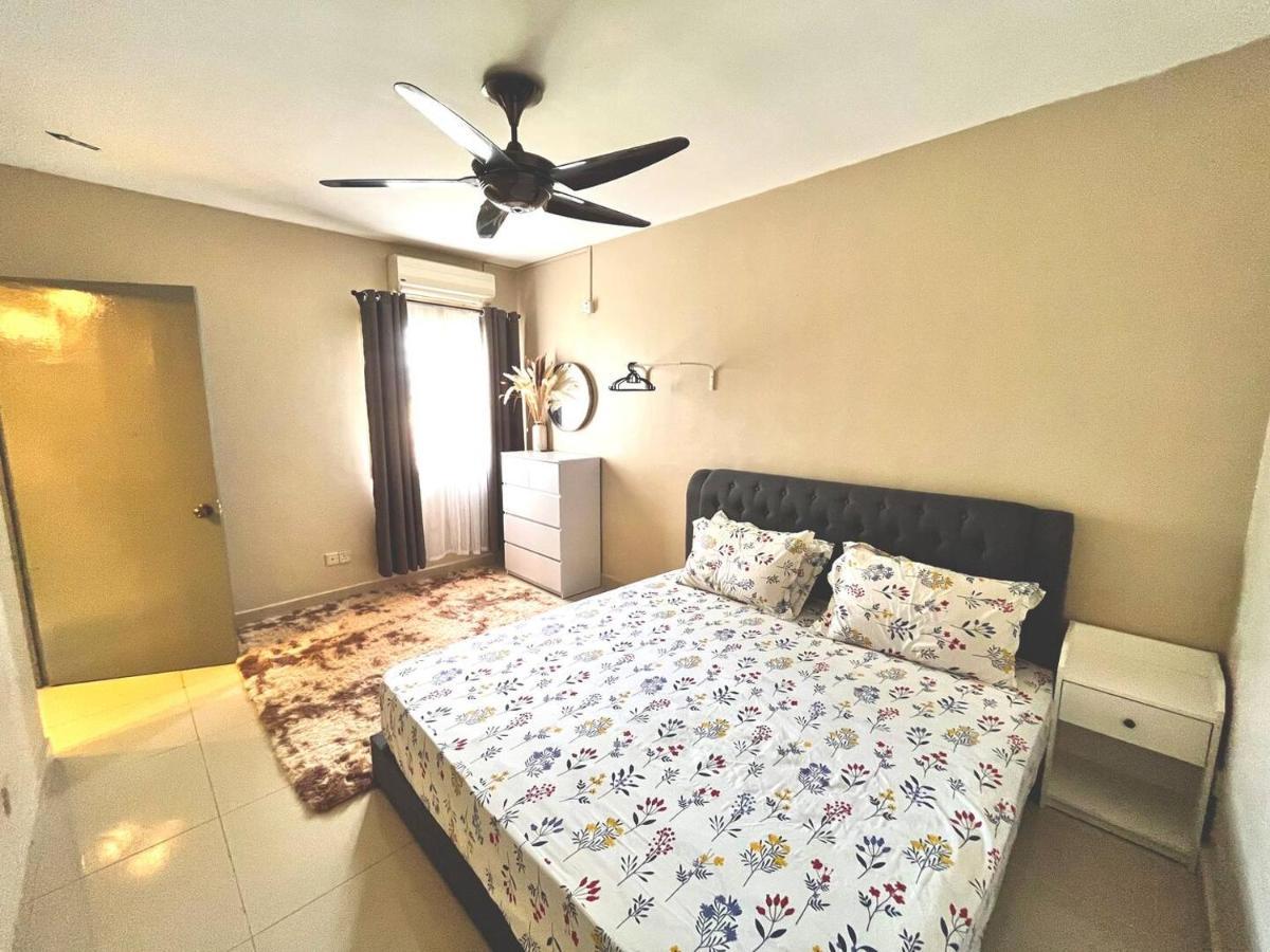 Naura Homestay Selangor Kuala Lumpur Batu Caves Zewnętrze zdjęcie